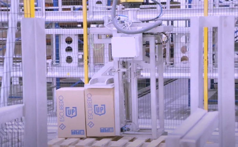 A new robotic palletizer improves Escubedo's logistics processes